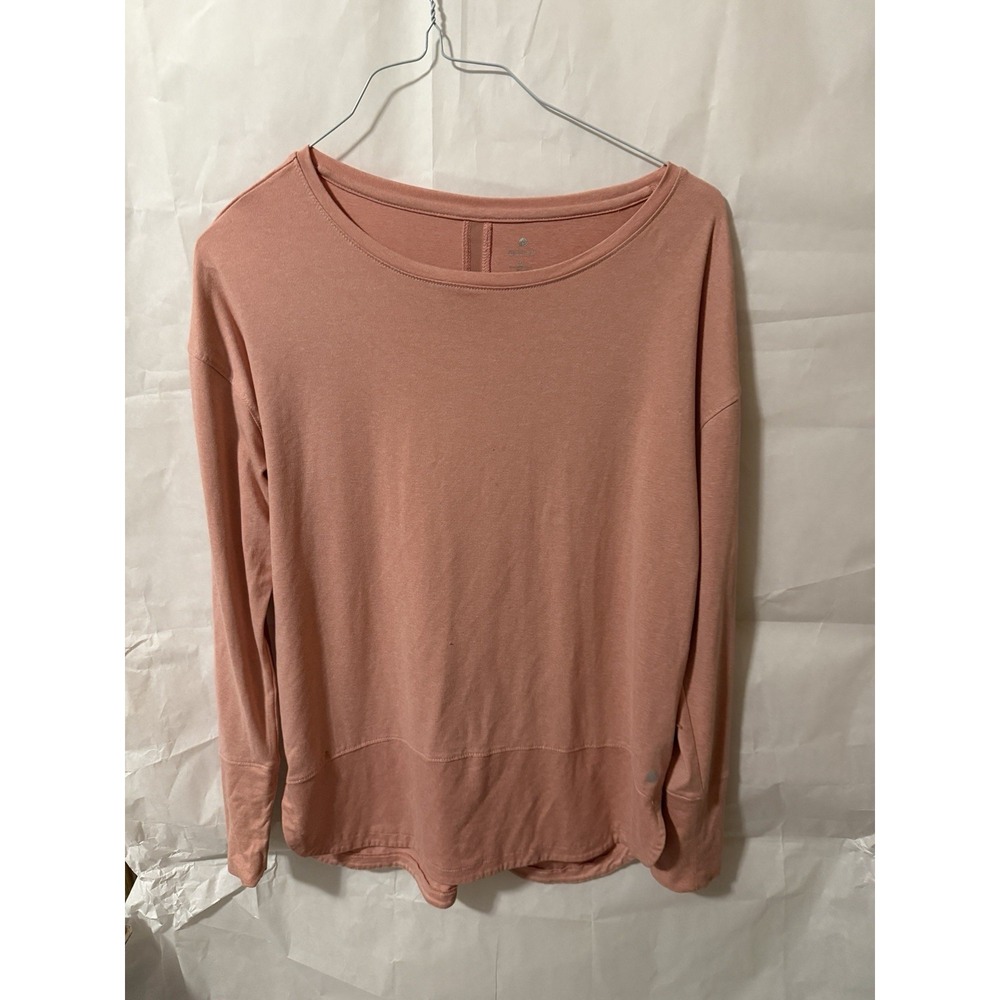peach-colored Apana activewear top in a size medium
